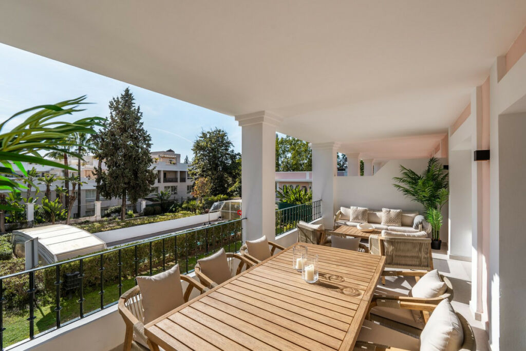 Penthouse Duplex Nueva Andalucía Málaga - image 2