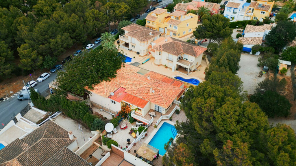Detached Villa Albir Alicante - image 2