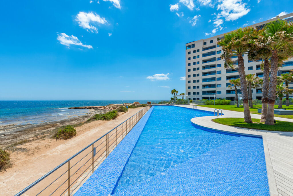 Middle Floor Apartment Punta Prima Alicante - image 2
