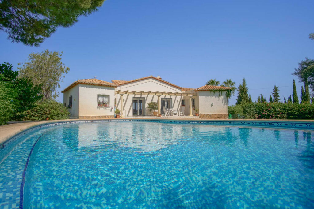 Detached Villa Denia Alicante - image 2