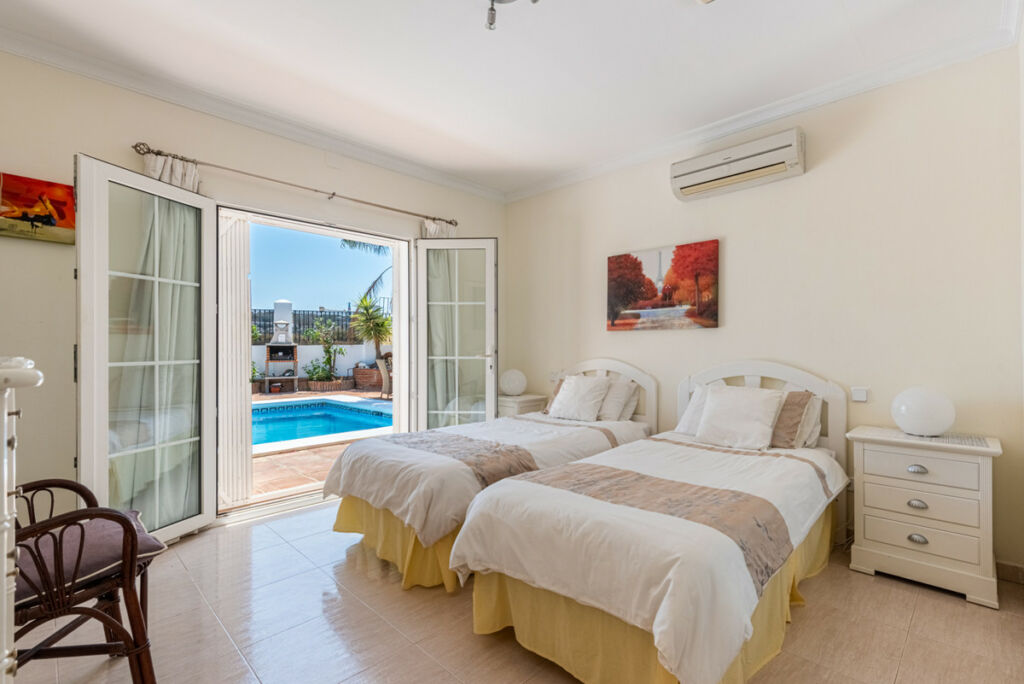 Detached Villa La Cala Golf Málaga - image 2
