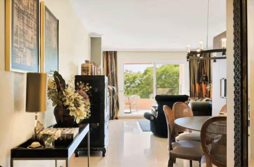 Middle Floor Apartment Elviria Málaga - image 2