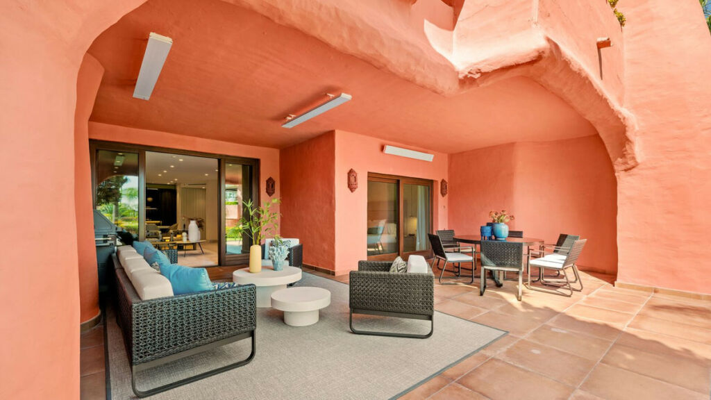 Ground Floor Apartment New Golden Mile Málaga - image 2