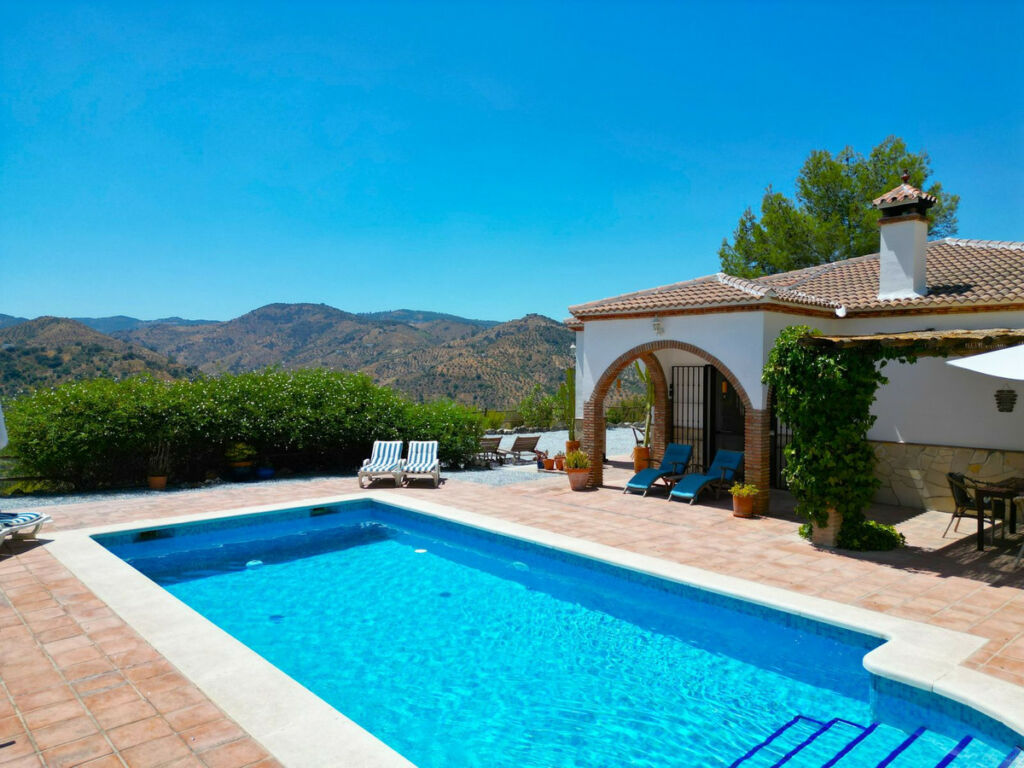 Detached Villa Comares Málaga - image 3