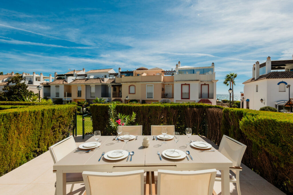 Semi-Detached House Bahía de Marbella Málaga - image 2