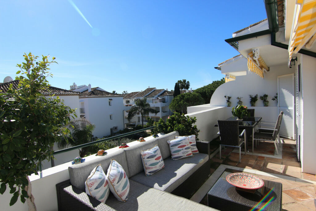 Top Floor Apartment El Presidente Málaga - image 2