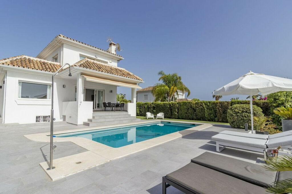 Detached Villa Marbesa Málaga - image 2