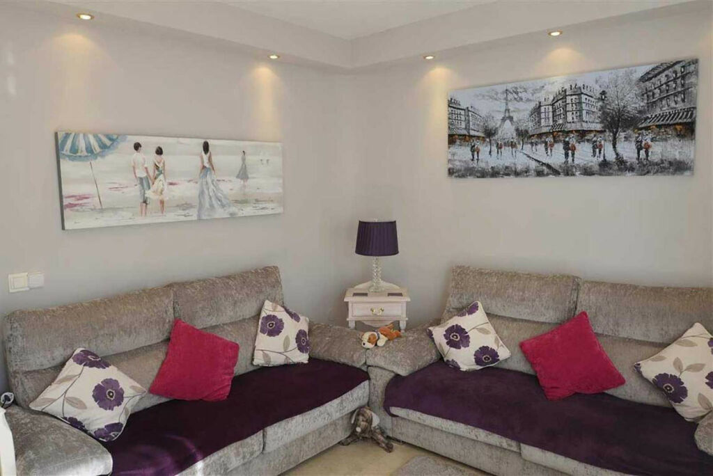 Top Floor Apartment Estepona Málaga - image 2