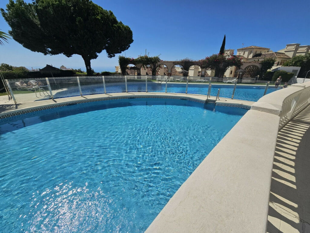 Penthouse Calahonda Málaga - image 2