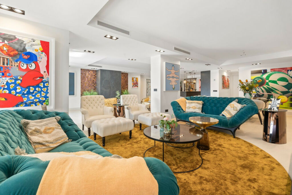 Middle Floor Apartment Puerto Banús Málaga - image 3
