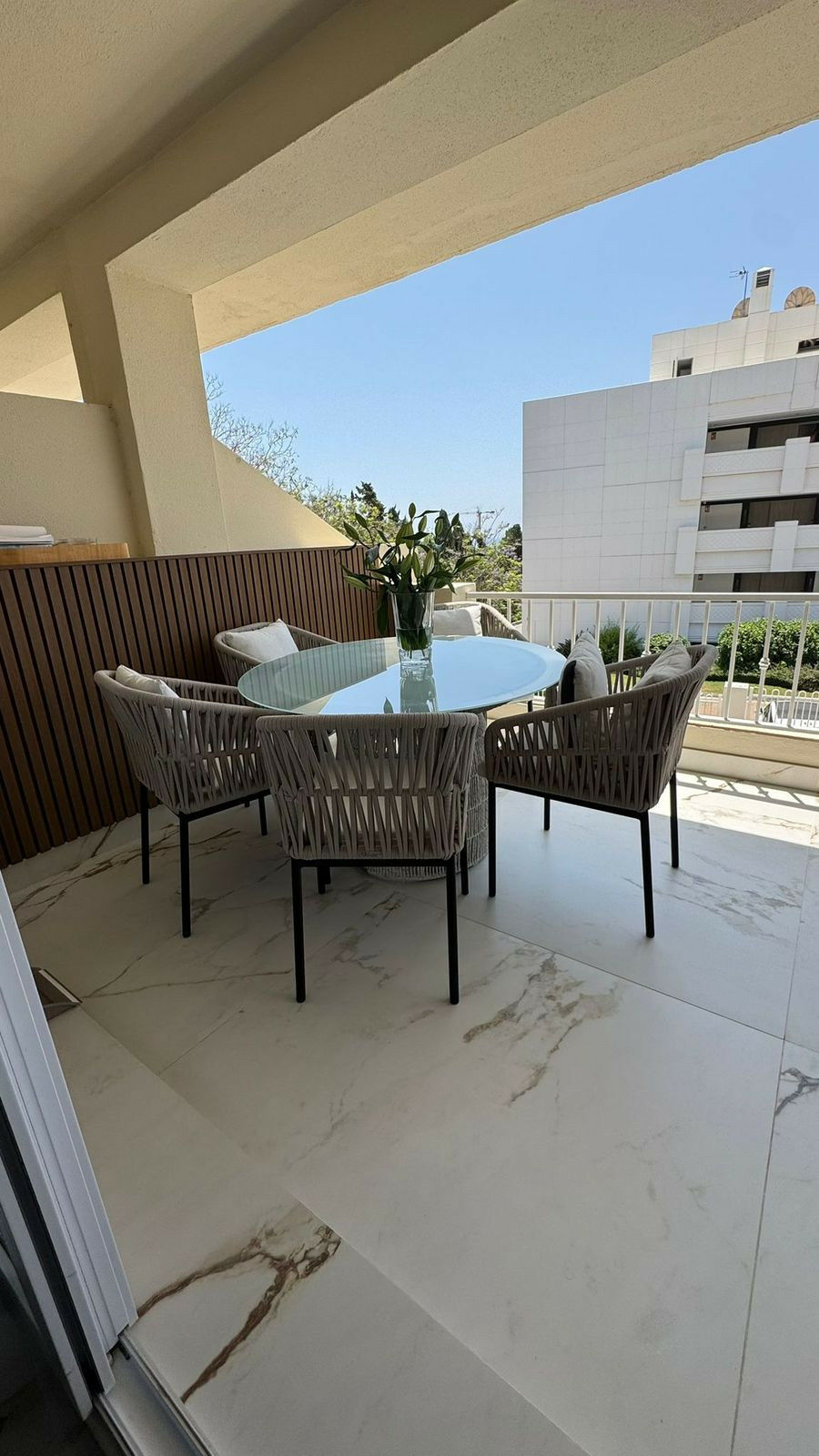 Middle Floor Apartment The Golden Mile Málaga - image 2