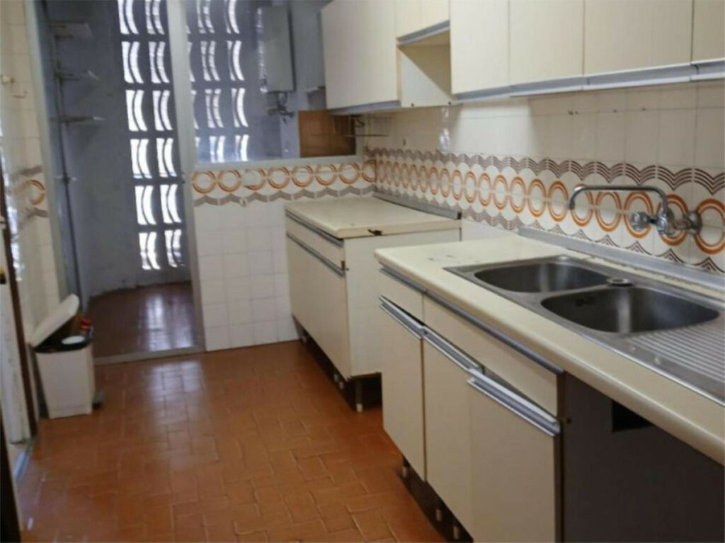 Middle Floor Apartment Marbella Málaga - image 2