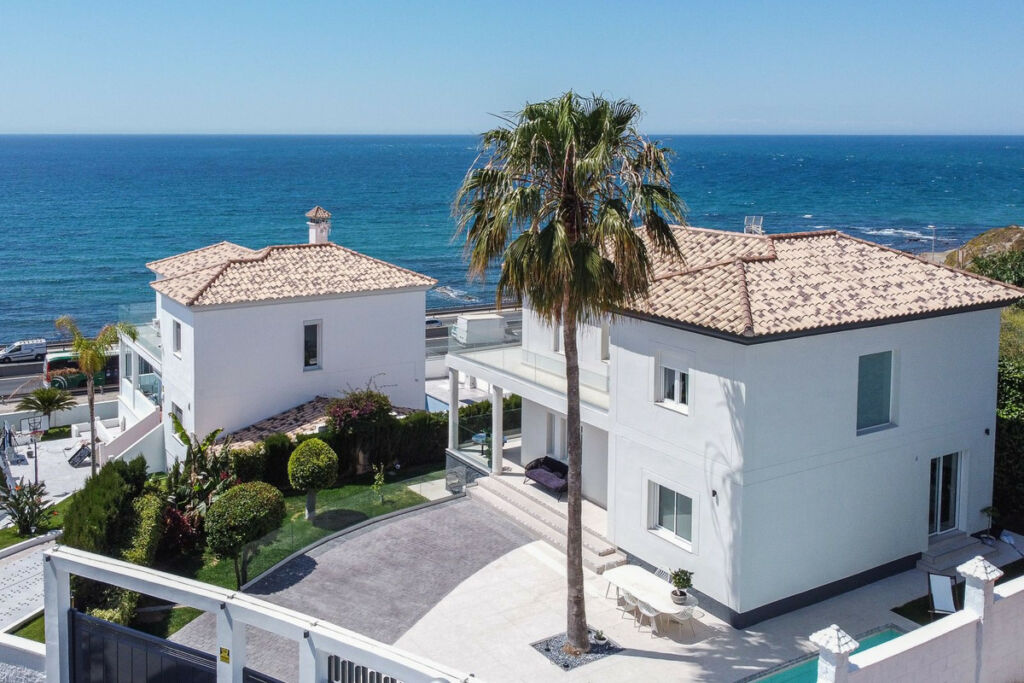 Detached Villa El Faro Málaga - image 2