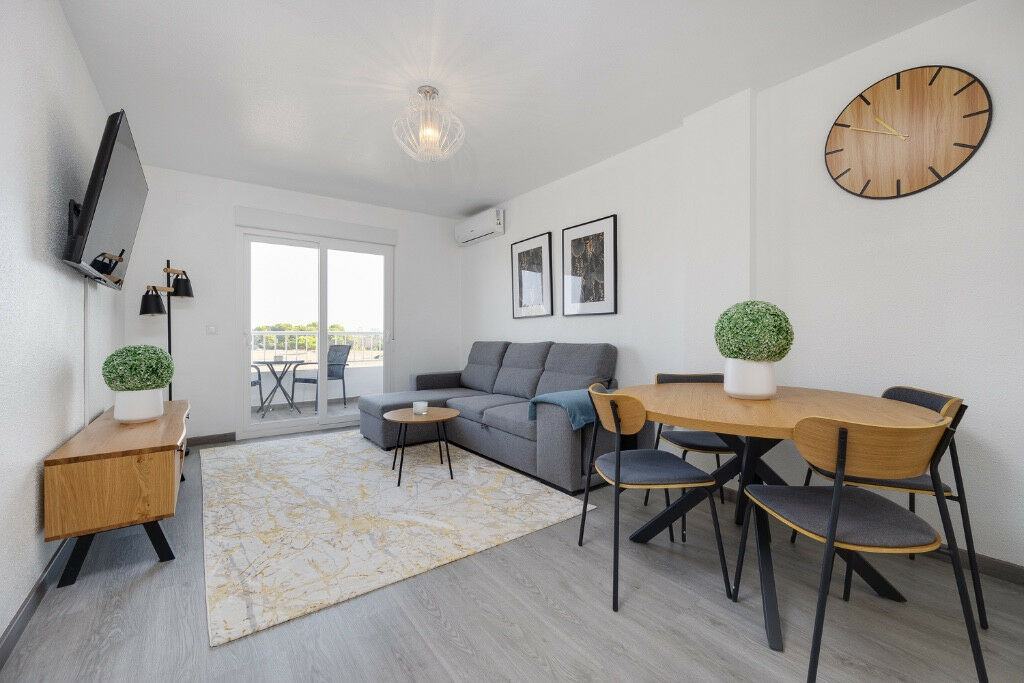 Middle Floor Apartment Punta Prima Alicante - image 2