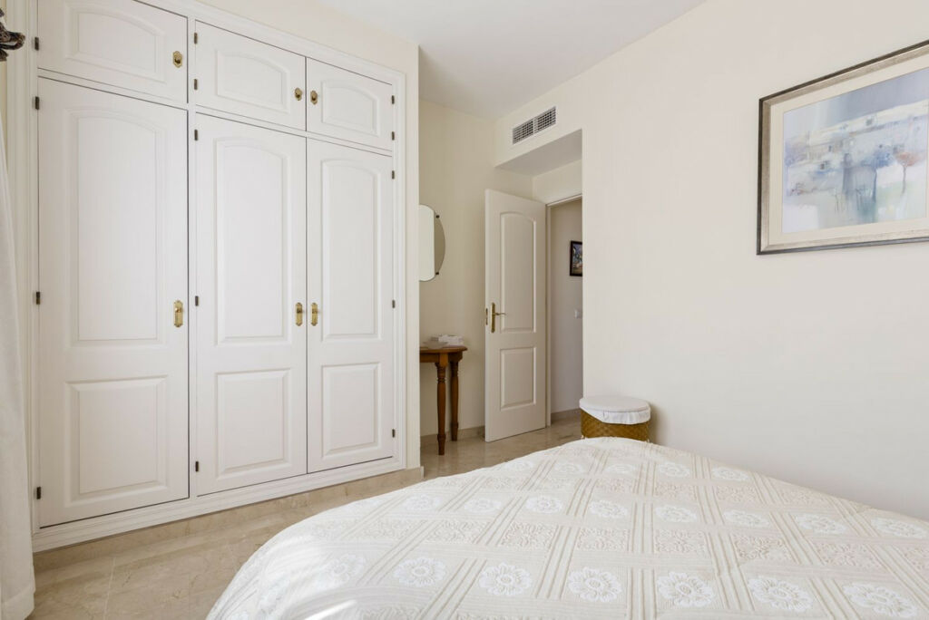 Penthouse Nueva Andalucía Málaga - image 7