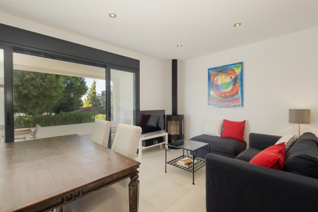 Detached Villa Costabella Málaga - image 2