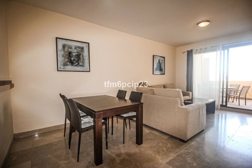 Middle Floor Apartment La Duquesa Málaga - image 2