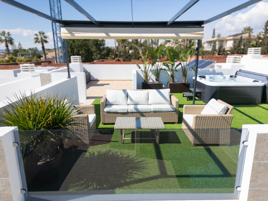 Detached Villa La Marina Alicante - image 2