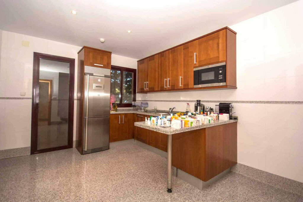 Ground Floor Apartment New Golden Mile Málaga - image 2