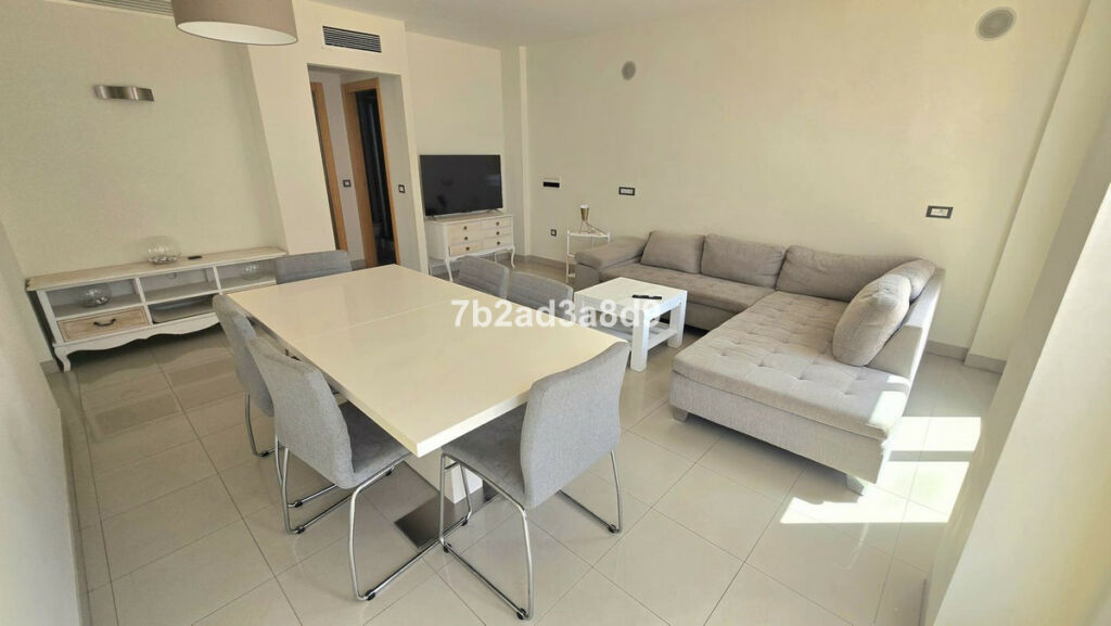 Middle Floor Apartment New Golden Mile Málaga - image 2