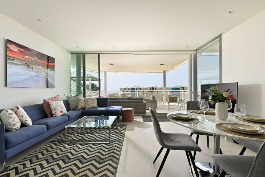 Middle Floor Apartment Fuengirola Málaga - image 2
