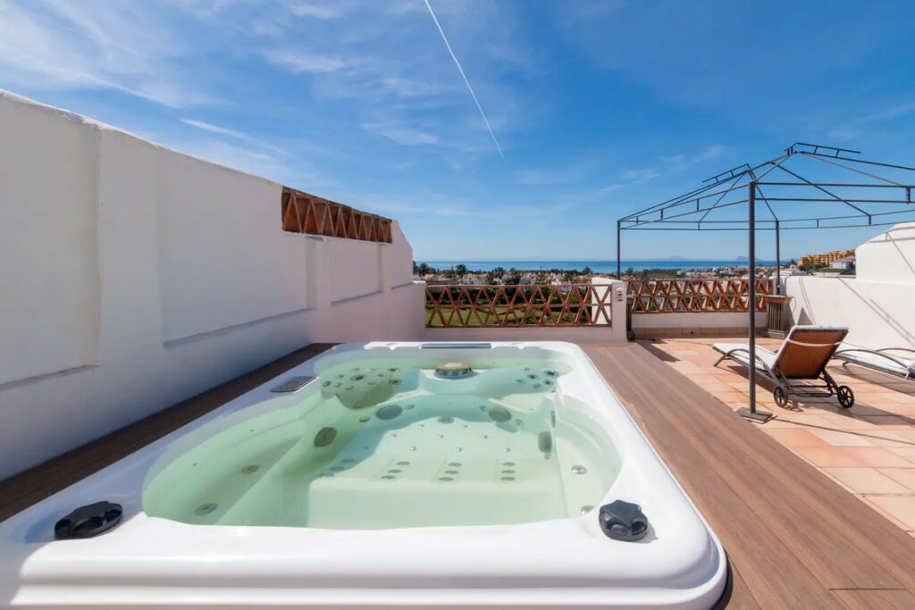 Townhouse Selwo Málaga - image 2