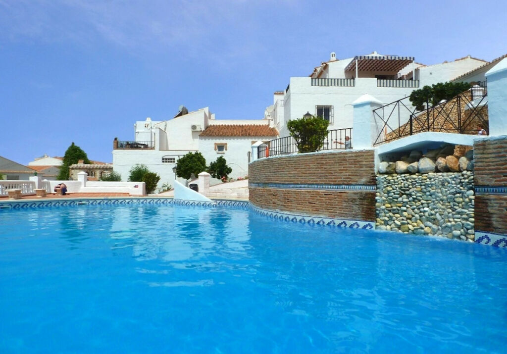 Townhouse Nerja Málaga - image 2