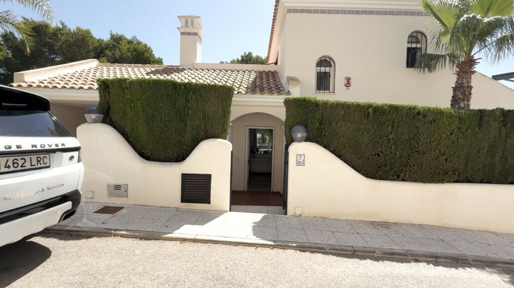 Detached Villa Las Ramblas Golf Alicante - image 2