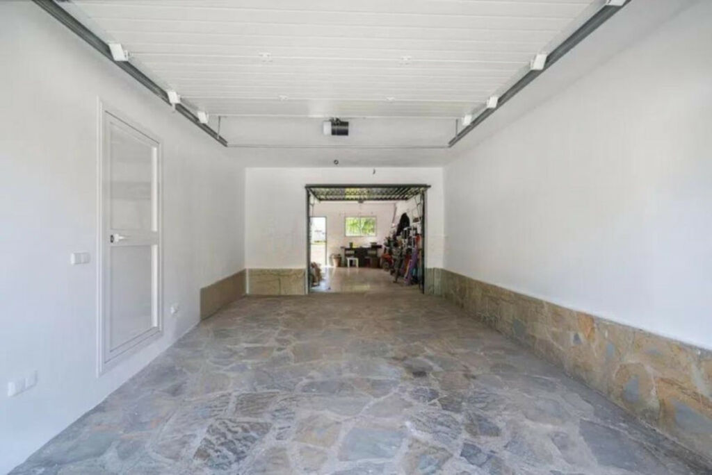 Detached Villa San Pedro de Alcántara Málaga - image 2