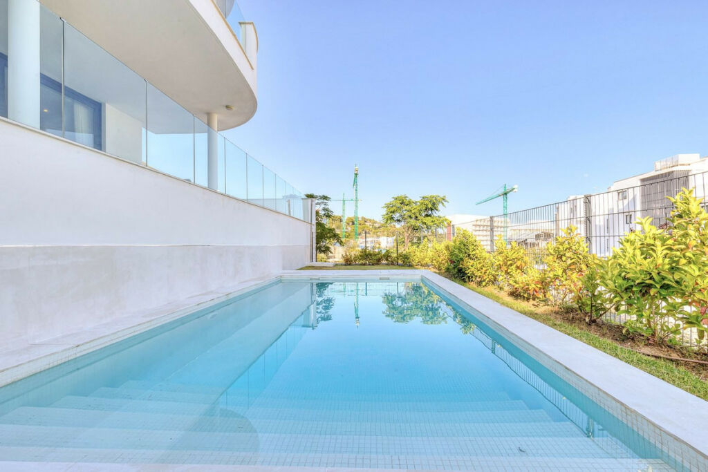 Ground Floor Apartment Fuengirola Málaga - image 2