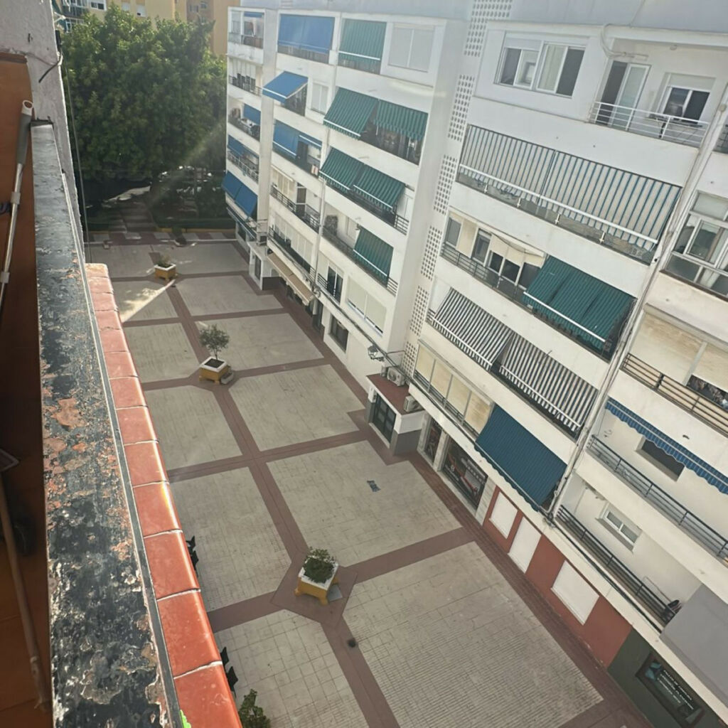 Top Floor Apartment San Pedro de Alcántara Málaga - image 3