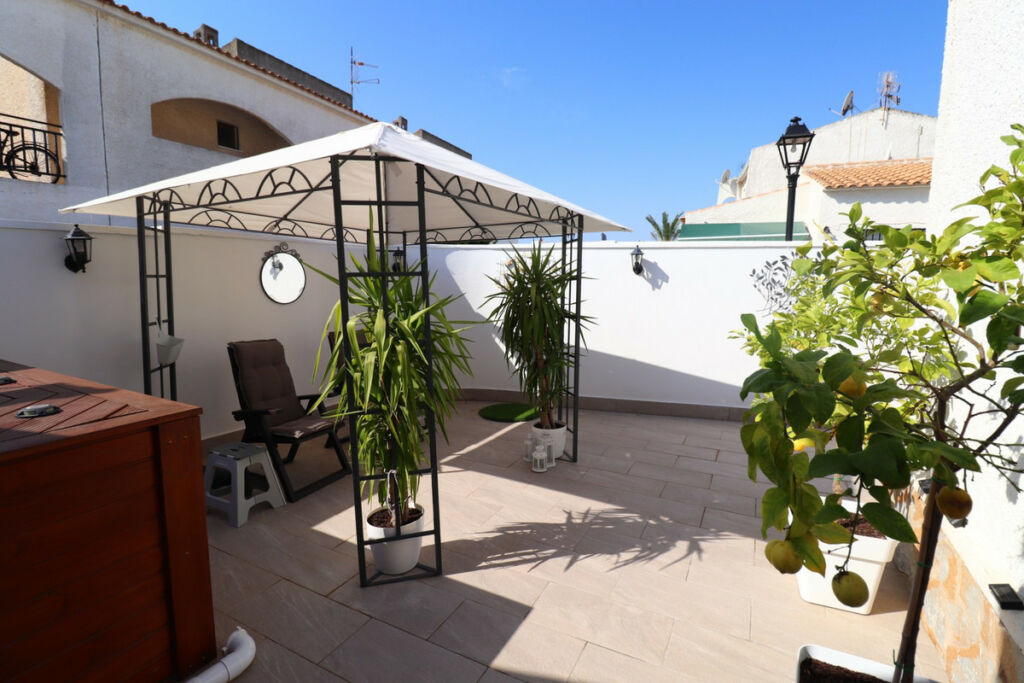 Detached Villa La Florida Alicante - image 3