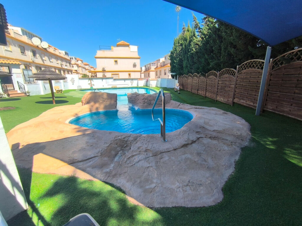 Townhouse Algorfa Alicante - image 2