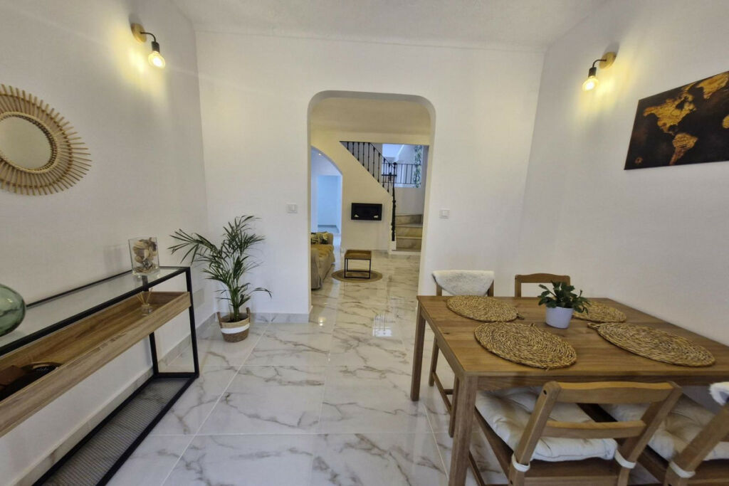 Townhouse Coín Málaga - image 2