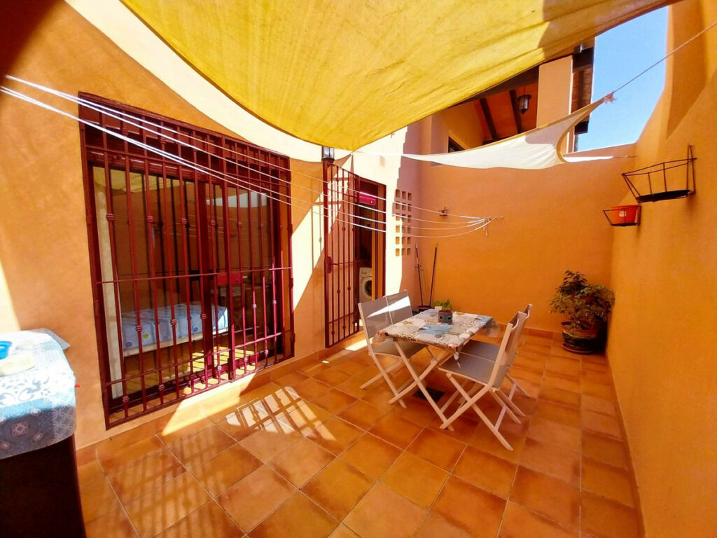 Middle Floor Apartment Calahonda Málaga - image 2