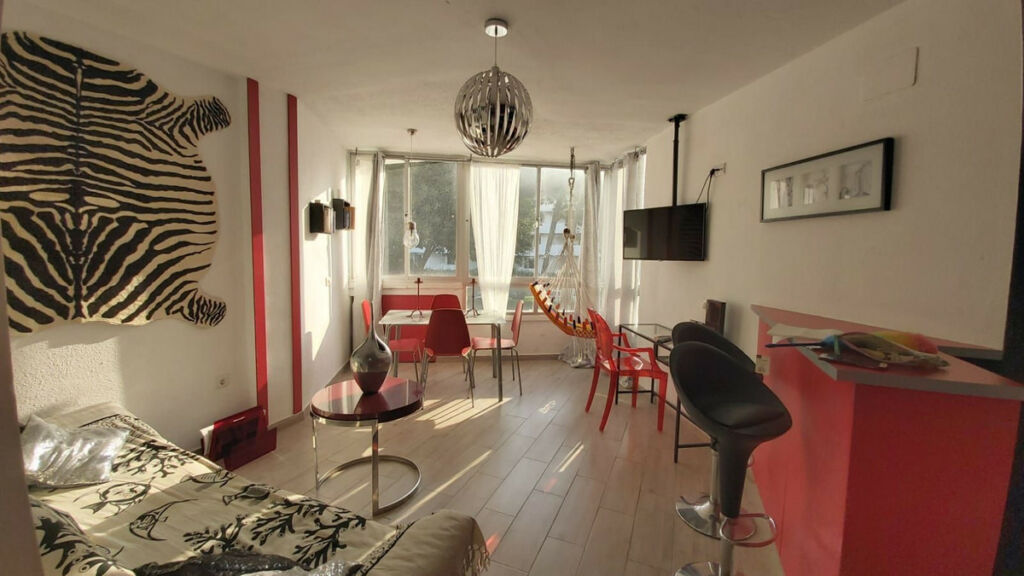 Middle Floor Apartment Calahonda Málaga - image 2