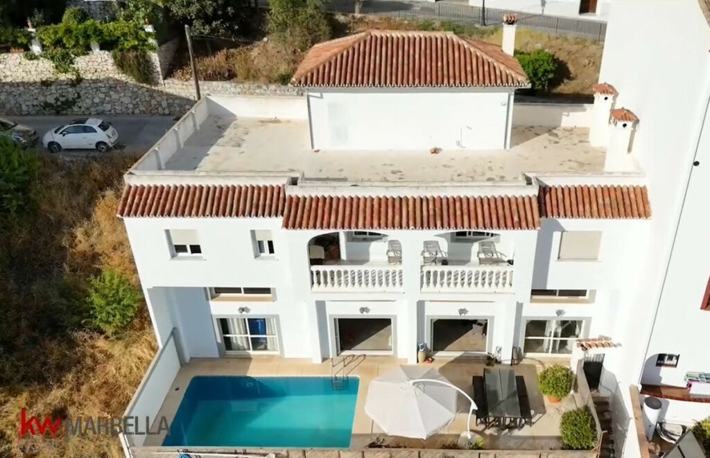 Detached Villa Ojén Málaga - image 2