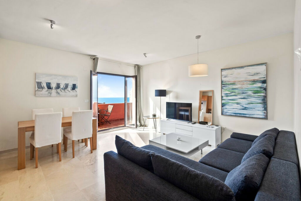 Top Floor Apartment Estepona Málaga - image 2
