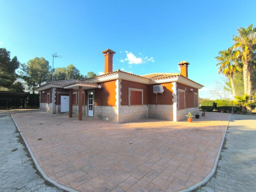 Detached Villa Yecla Murcia - image 2