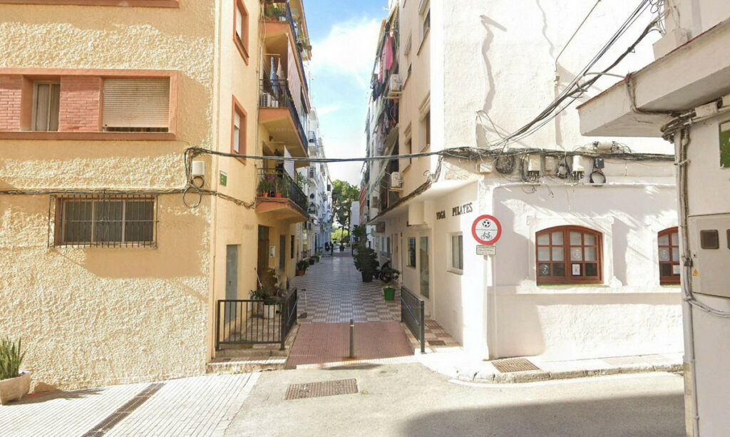 Middle Floor Apartment San Pedro de Alcántara Málaga - image 2