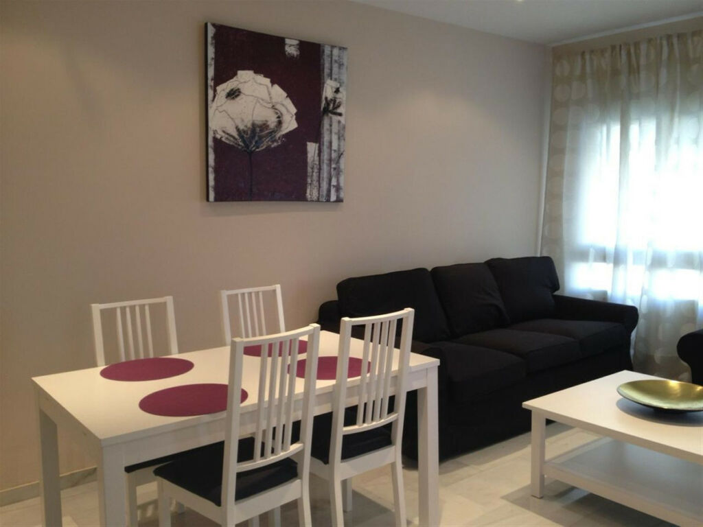 Middle Floor Apartment Puerto Banús Málaga - image 2