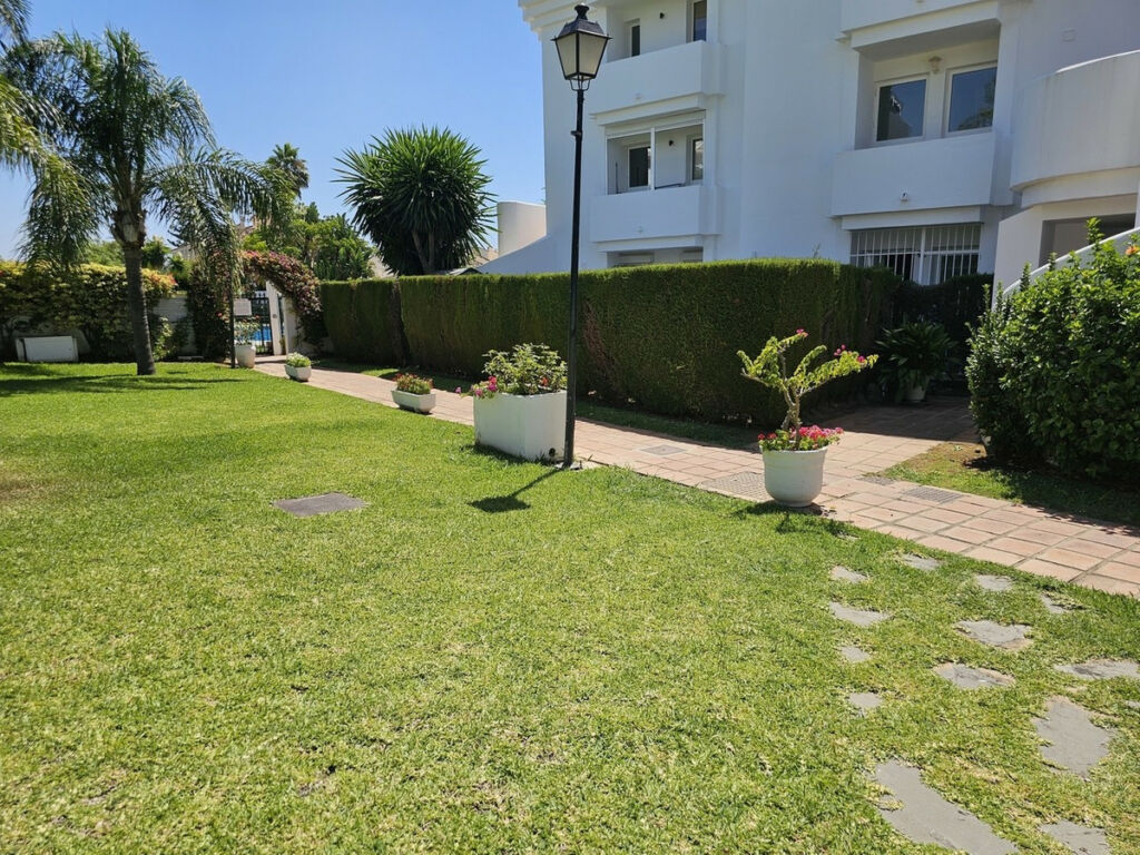 Ground Floor Apartment El Paraiso Málaga - image 28