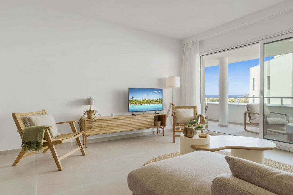 Ground Floor Apartment Estepona Málaga - image 2