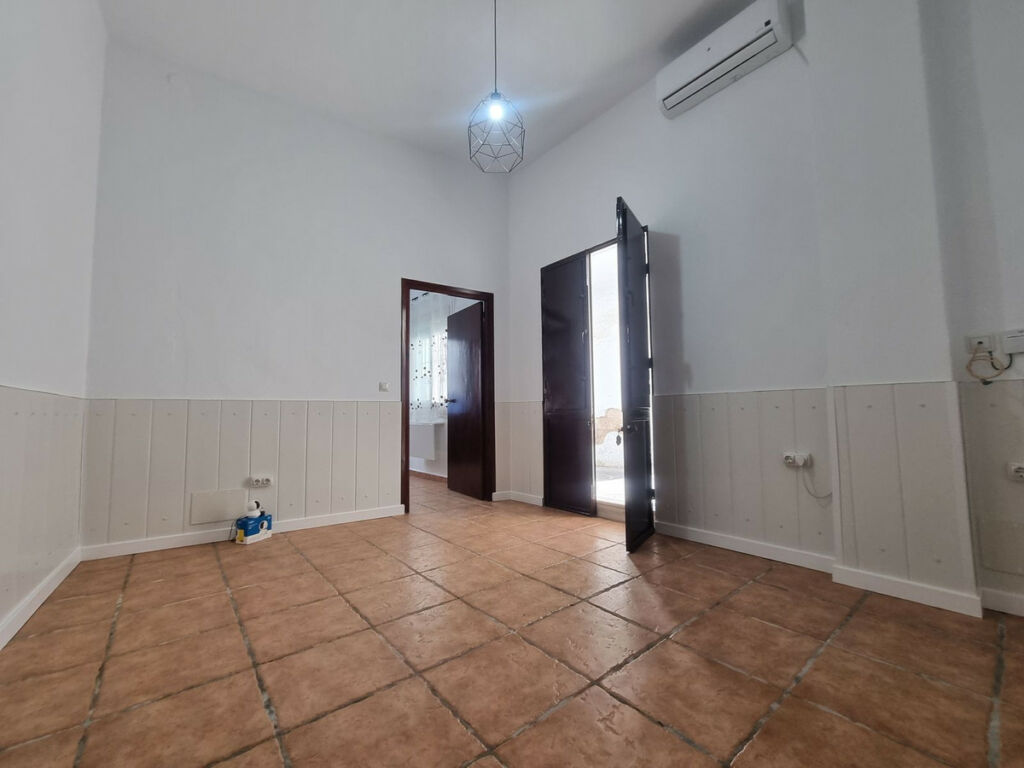 Ground Floor Apartment Alhaurín el Grande Málaga - image 2
