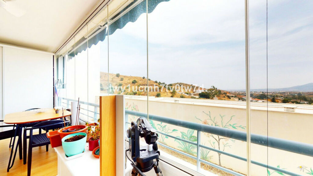 Middle Floor Apartment Puerto de la Torre Málaga - image 2