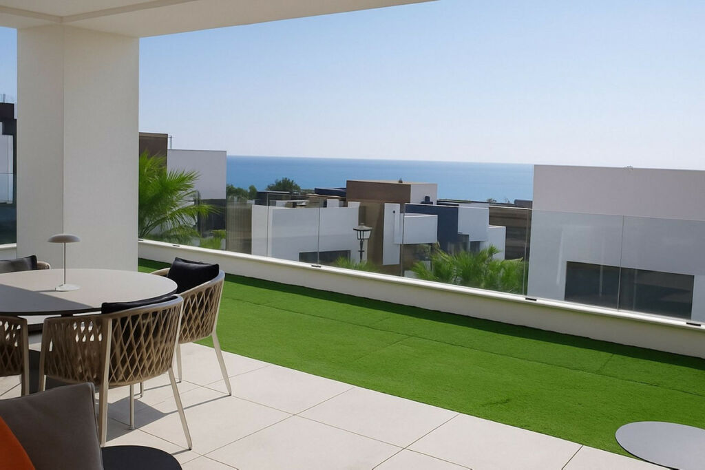 Middle Floor Apartment Cabopino Málaga - image 2