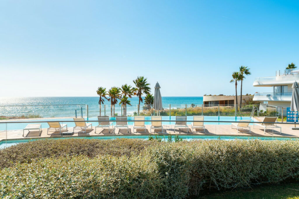 Ground Floor Apartment Estepona Málaga - image 2