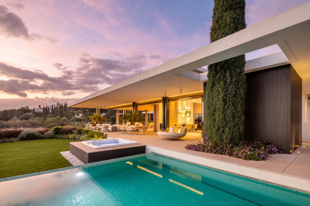 Detached Villa La Quinta Málaga - image 2