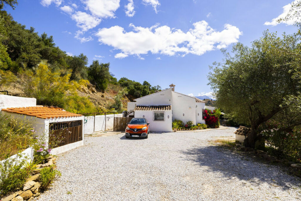 Detached Villa Comares Málaga - image 2