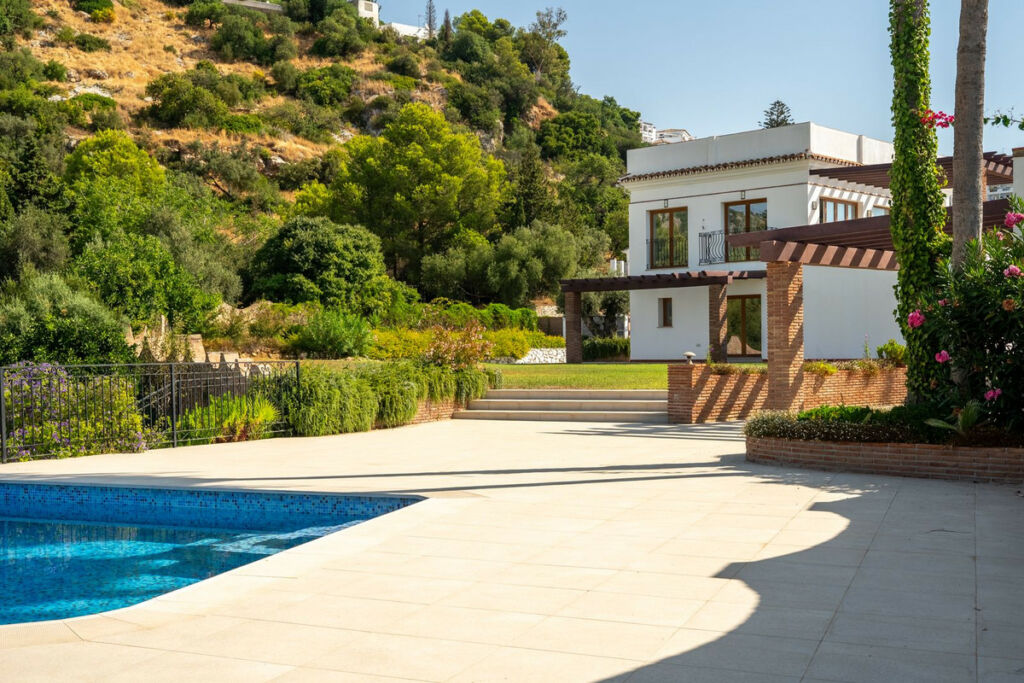 Detached Villa Mijas Málaga - image 2